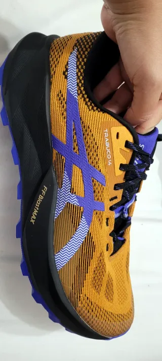 Zapatilla ASICS Trabuco 14 trail running