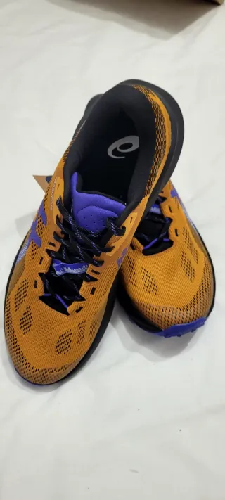 Zapatilla ASICS Trabuco 14 trail running