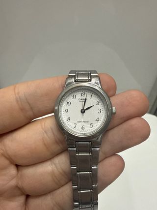 Orologio da donna Casio in argento bianco al quarzo