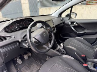 Peugeot 208 2014