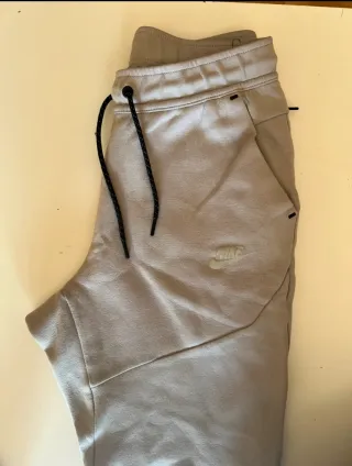 Nike Tech Fleece Gris