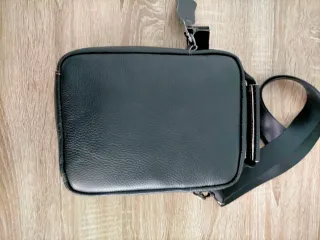 Bandolera de piel genuina negra