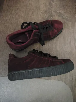 Zapatillas granates terciopelo