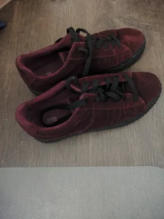 Zapatillas granates terciopelo