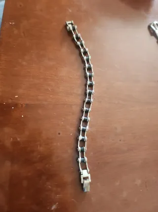 Bracciale in metallo stile catena