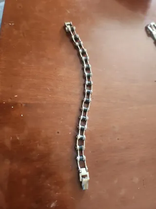 Bracciale in metallo stile catena