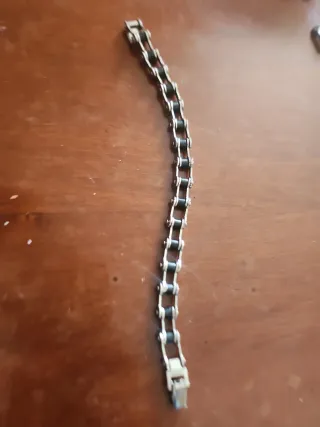 Bracciale in metallo stile catena