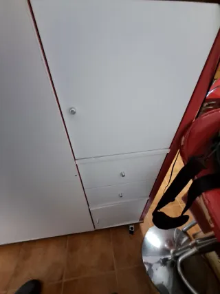 Recepción expositora roja