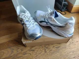 Zapatillas Asics Gel-Kayano 14 no. 42'5-43