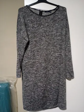 Vestido gris y negro