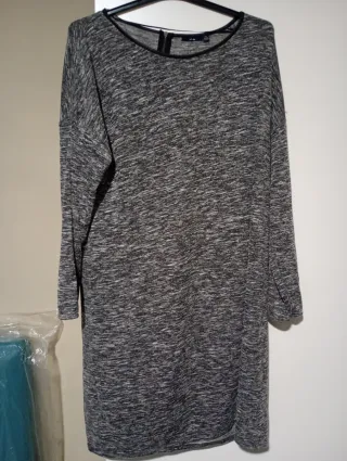 Vestido gris y negro