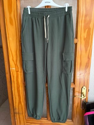 Pantalón cargo verde oliva