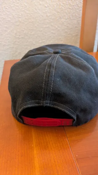 Gorra MR.SERIOUS Negra y Roja