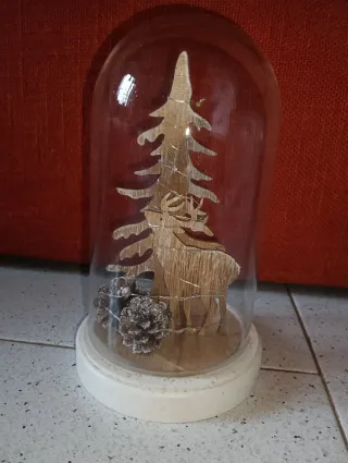 Campana decorativa con alce e pino