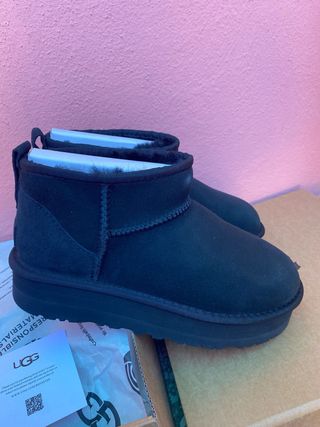 Stivaletti UGG con plateau 3cm neri ultra mini