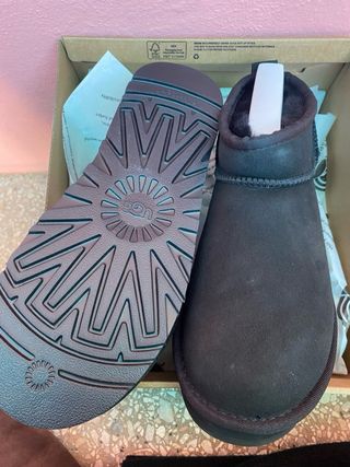 Stivaletti UGG con plateau 3cm neri ultra mini