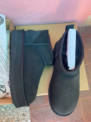 Stivaletti UGG con plateau 3cm neri ultra mini