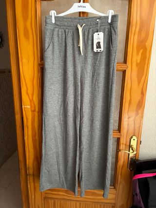 Pantalón ancho gris