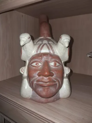 Figura decorativa estilo inca
