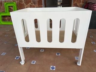 Minicuna madera blanca con ruedas