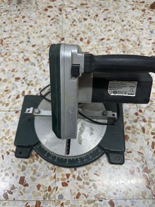 Sierra de corte ingletadora