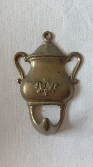 Coppia ganci vintage in metallo