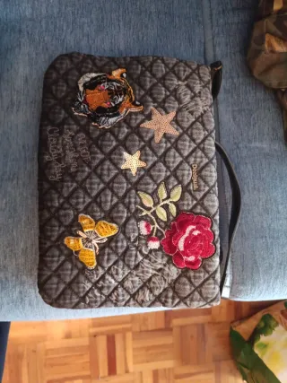 Bolso Desigual Gris con Parches
