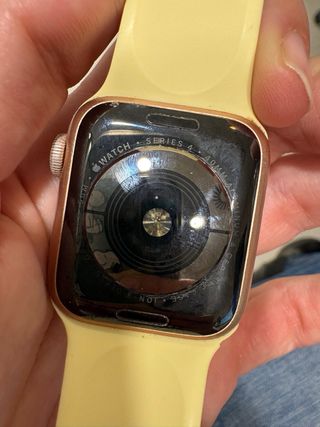 Apple Watch Series 4 Dorado
