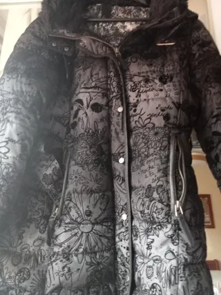 Abrigo Desigual Negro y Gris