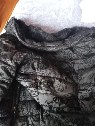 Abrigo Desigual Negro y Gris