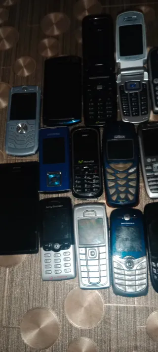 Lote de móviles antiguos