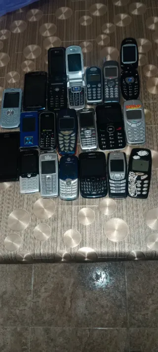 Lote de móviles antiguos