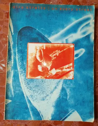 Dire Straits - On Every Street Libro Tablaturas