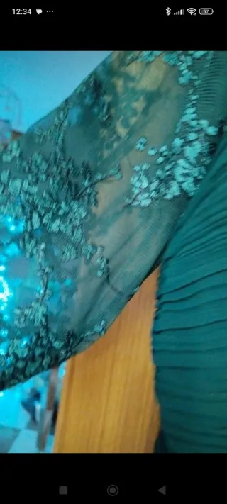 Vestido de fiesta verde con encaje