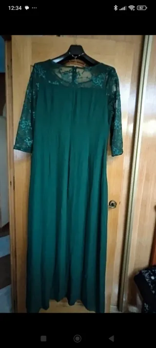 Vestido de fiesta verde con encaje