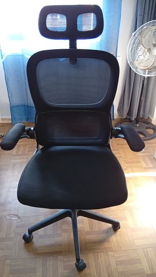 Silla de escritorio ergonómica negra