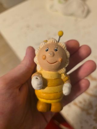 Statuina Ape Maia in ceramica