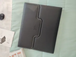 Funda con teclado EBB para iPad 1