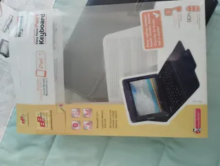 Funda con teclado EBB para iPad 1