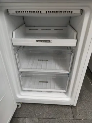 Nevera Whirlpool 200x60cm A++ no Frost Garantía