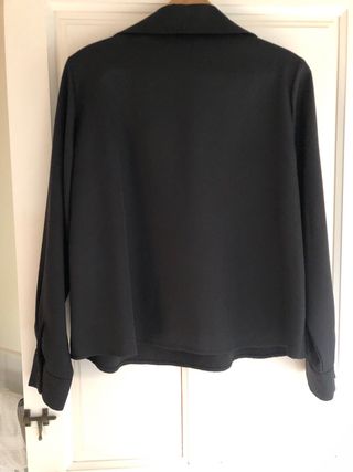 Blusa negra manga larga
