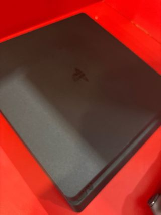 Consola PS4 Slim 1TB versión 7.5 + Mando