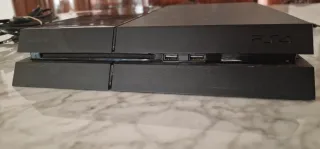 PS4 500GB + 2 Mandos