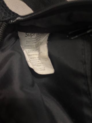 Riñonera Supreme Negra