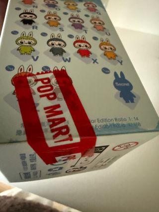 Labubu Popmart llavero morado