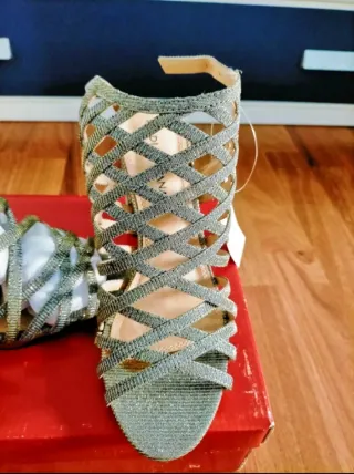 Sandalias nuevas Talla 38