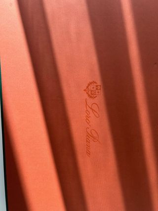 Scatola e sacchetto Loro Piana rossi