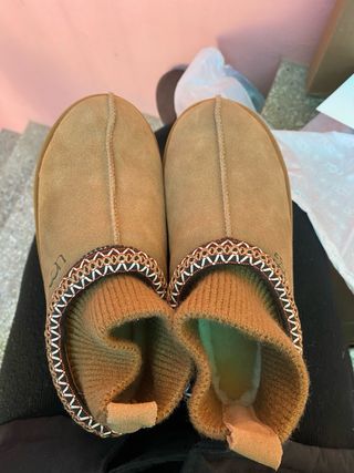 Stivaletti UGG con cuff caviglia plateau alto