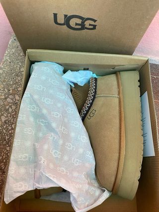 Stivaletti UGG con cuff caviglia plateau alto