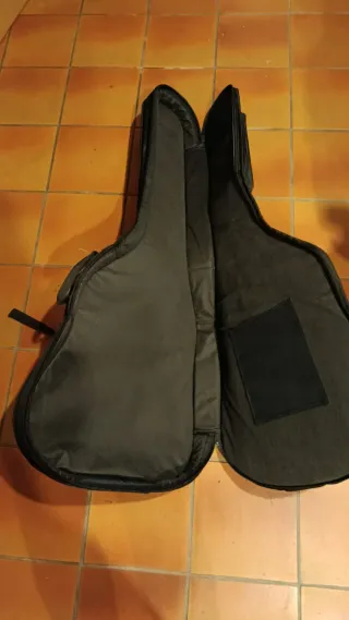 Custodia Thomann per chitarra acustica